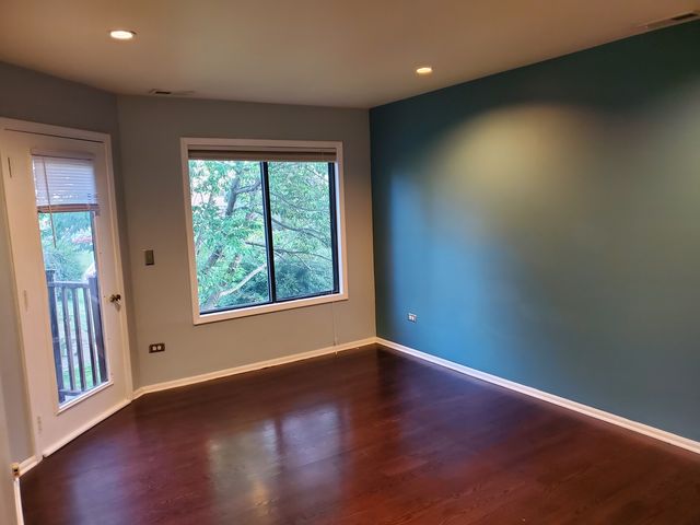 357 BLOOMFIELD Lane 3, Glen Ellyn, IL 60137