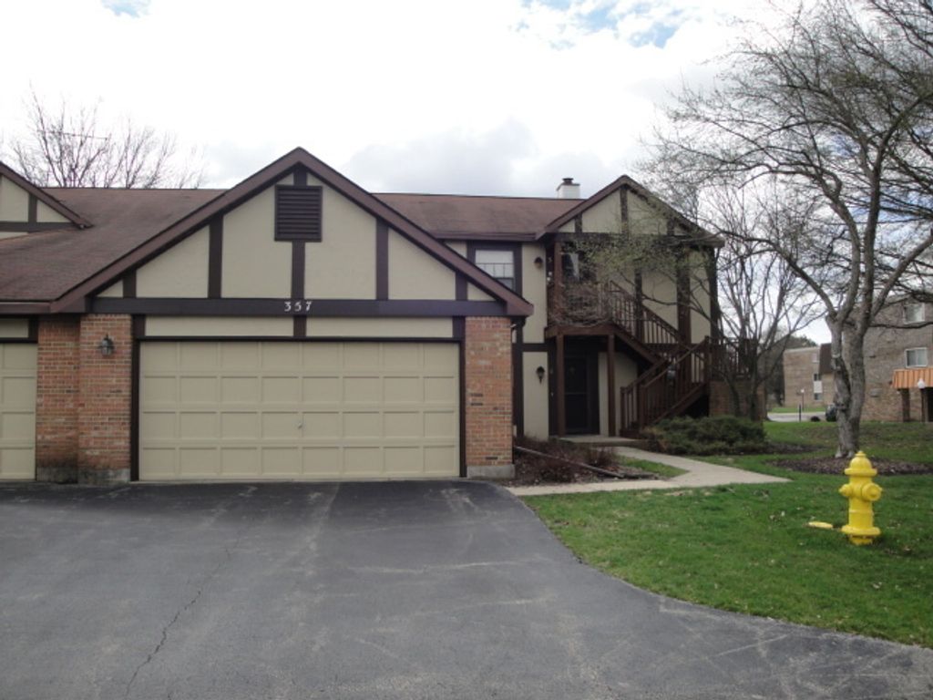 357 BLOOMFIELD Lane 3, Glen Ellyn, IL 60137