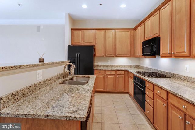 680 WATERMANS DR #301, Woodbridge, VA 22191