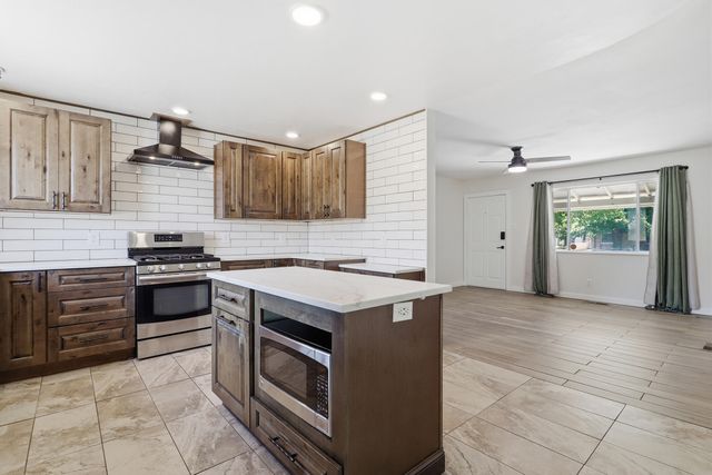 12813 Turquoise Avenue NE, Albuquerque, NM 87123