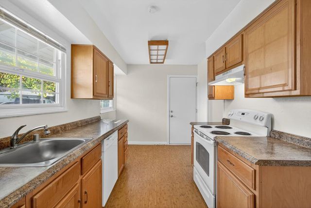 1341 Greenhills Rd, Sacramento, CA 95864