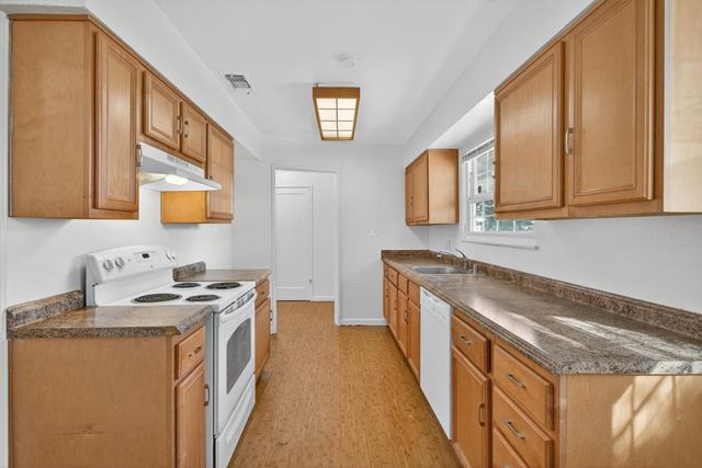 1341 Greenhills Rd, Sacramento, CA 95864