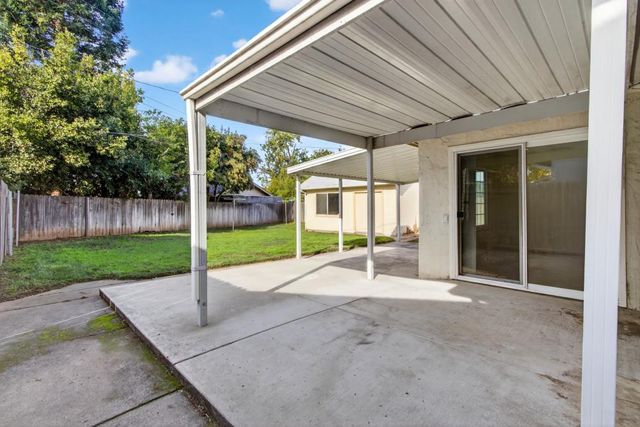 1341 Greenhills Rd, Sacramento, CA 95864