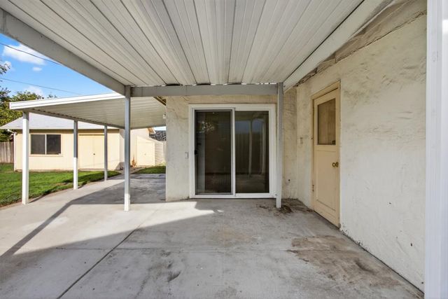 1341 Greenhills Rd, Sacramento, CA 95864