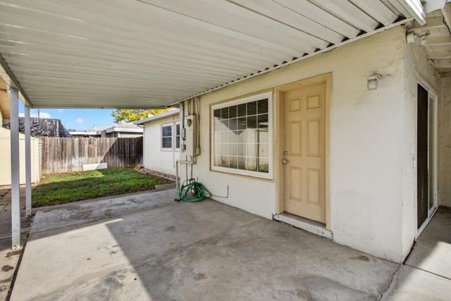 1341 Greenhills Rd, Sacramento, CA 95864