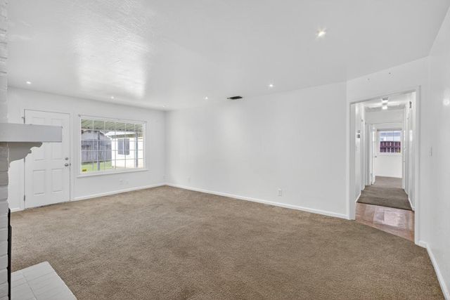 1341 Greenhills Rd, Sacramento, CA 95864