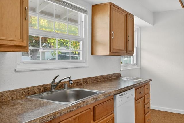 1341 Greenhills Rd, Sacramento, CA 95864