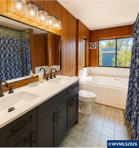 4261 Gardner Rd SE, Salem, OR 97302