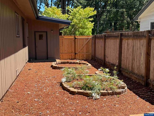 4261 Gardner Rd SE, Salem, OR 97302