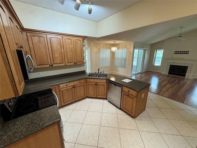 302 BLUFF PASS DRIVE, Eustis, FL 32726