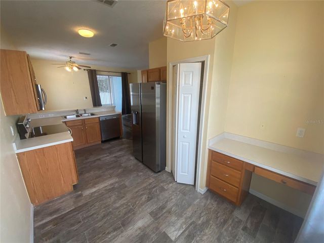 302 BLUFF PASS DRIVE, Eustis, FL 32726