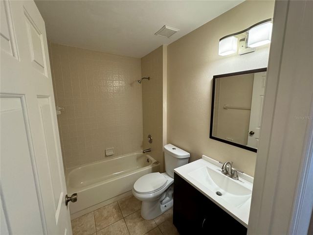 302 BLUFF PASS DRIVE, Eustis, FL 32726