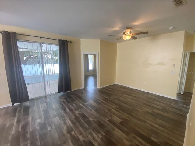 302 BLUFF PASS DRIVE, Eustis, FL 32726