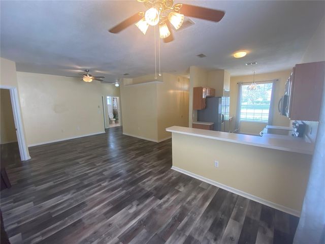 302 BLUFF PASS DRIVE, Eustis, FL 32726