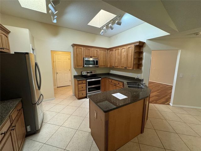 302 BLUFF PASS DRIVE, Eustis, FL 32726