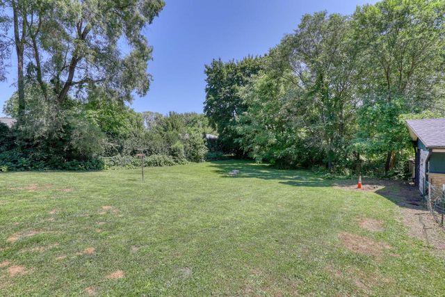 2840 Church ROAD, Jackson, WI 53037
