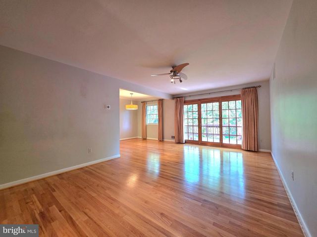 2215 COLLINGWOOD RD, Alexandria, VA 22308