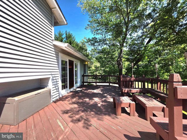 2215 COLLINGWOOD RD, Alexandria, VA 22308