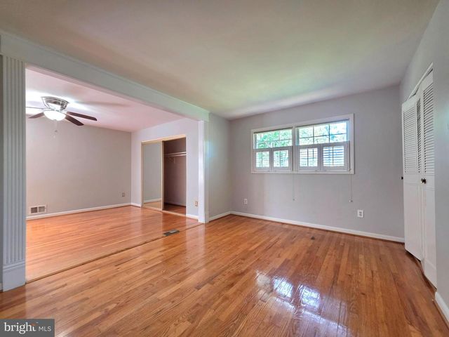 2215 COLLINGWOOD RD, Alexandria, VA 22308