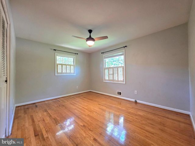 2215 COLLINGWOOD RD, Alexandria, VA 22308