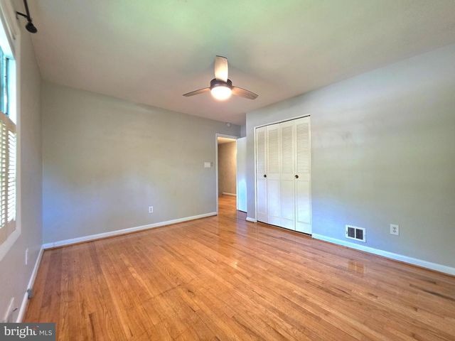 2215 COLLINGWOOD RD, Alexandria, VA 22308