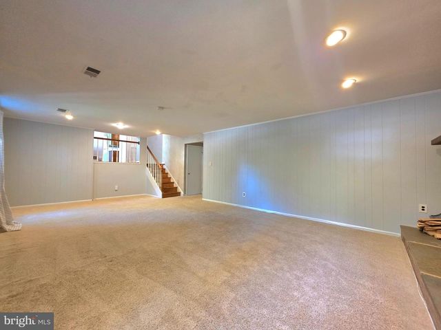 2215 COLLINGWOOD RD, Alexandria, VA 22308