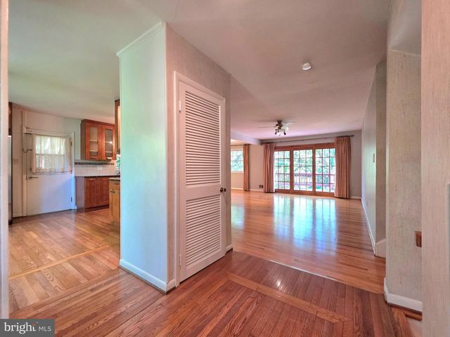 2215 COLLINGWOOD RD, Alexandria, VA 22308