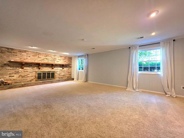 2215 COLLINGWOOD RD, Alexandria, VA 22308
