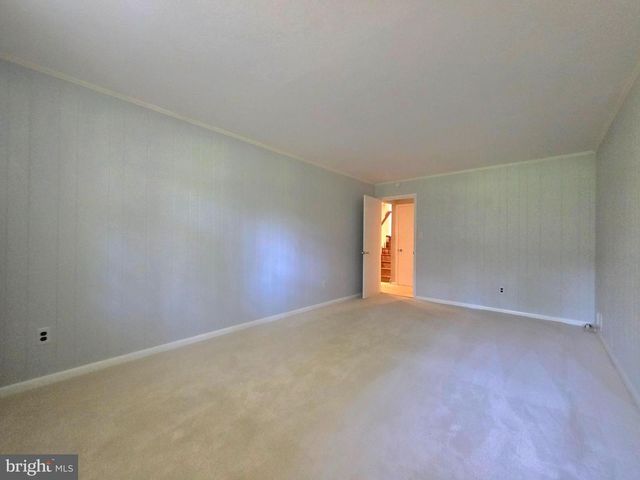 2215 COLLINGWOOD RD, Alexandria, VA 22308