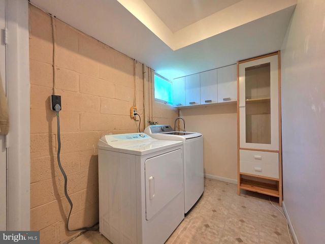 2215 COLLINGWOOD RD, Alexandria, VA 22308