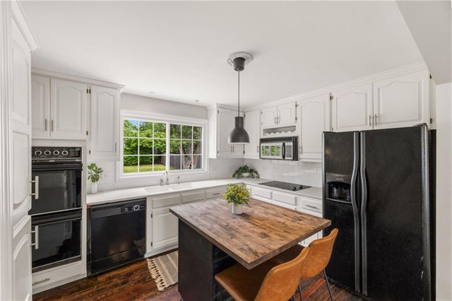 406 W 86th Terrace, Kansas City, MO 64114