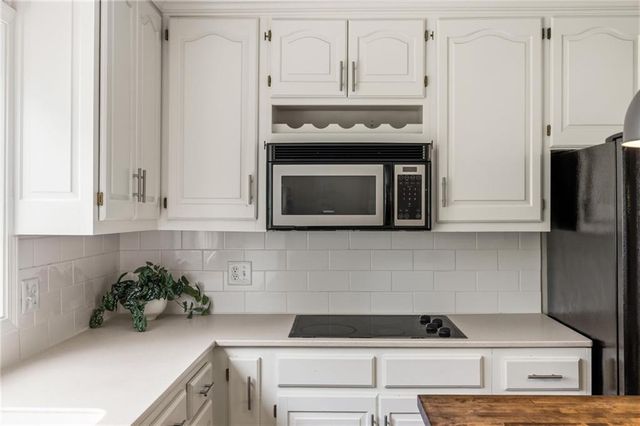 406 W 86th Terrace, Kansas City, MO 64114