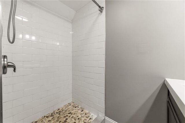 406 W 86th Terrace, Kansas City, MO 64114