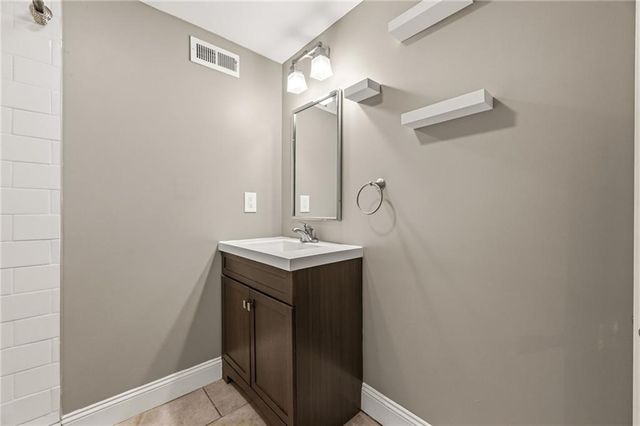 406 W 86th Terrace, Kansas City, MO 64114