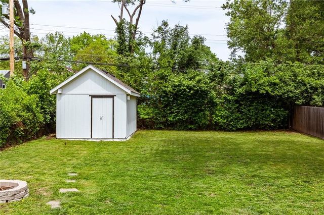 406 W 86th Terrace, Kansas City, MO 64114