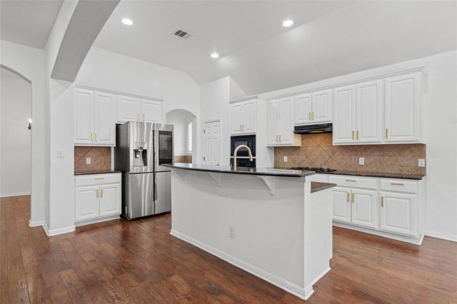 10421 Hansa DR, Austin, TX 78739