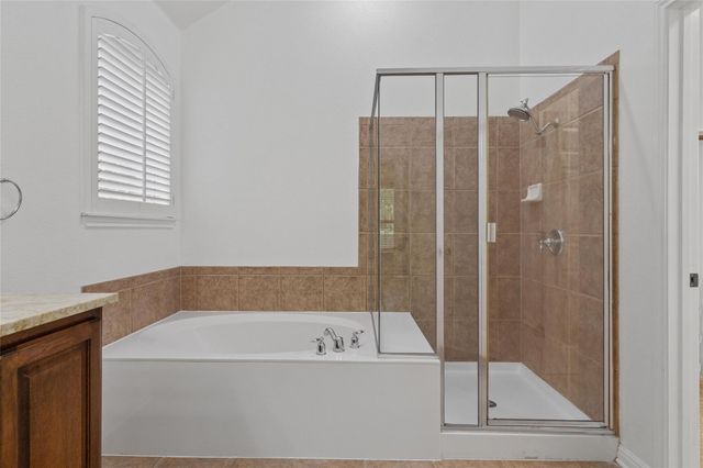 10421 Hansa DR, Austin, TX 78739