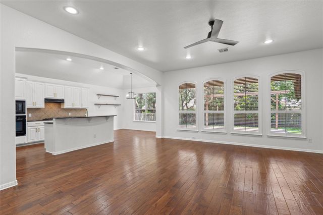 10421 Hansa DR, Austin, TX 78739