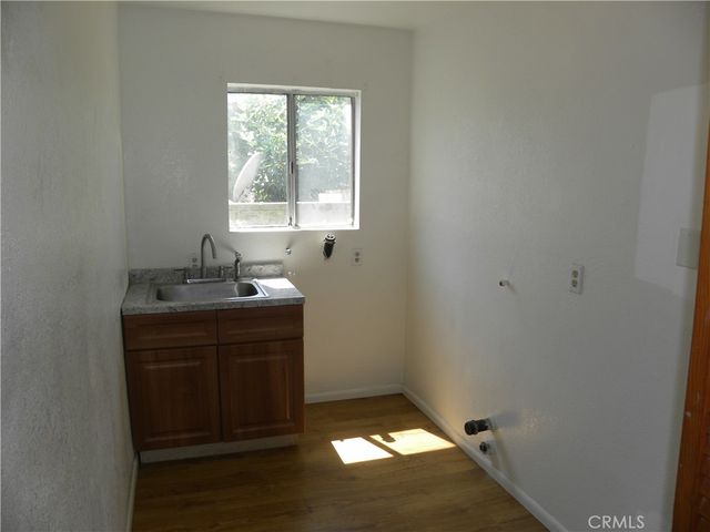 4611 Leonis, Commerce, CA 90040