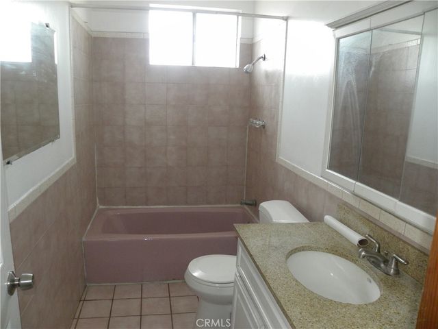 4611 Leonis, Commerce, CA 90040