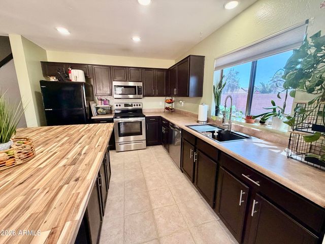 2051 N PINE Place, Casa Grande, AZ 85122