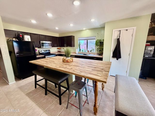 2051 N PINE Place, Casa Grande, AZ 85122