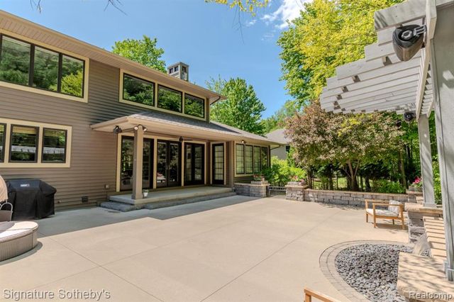 3479 E Shady Ridge Lane, Midland, MI 48642