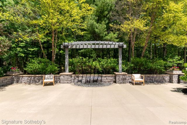 3479 E Shady Ridge Lane, Midland, MI 48642