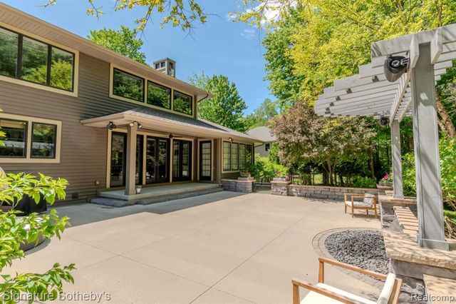 3479 E Shady Ridge Lane, Midland, MI 48642