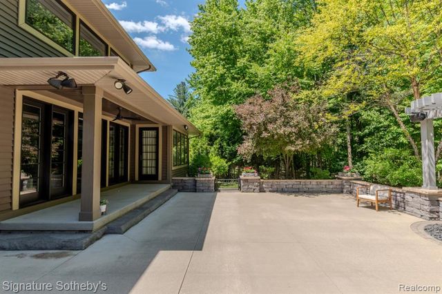 3479 E Shady Ridge Lane, Midland, MI 48642