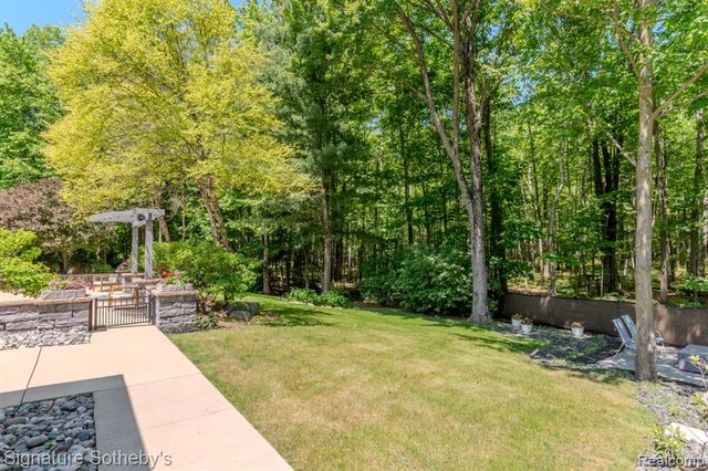 3479 E Shady Ridge Lane, Midland, MI 48642