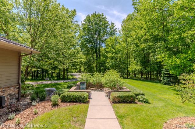 3479 E Shady Ridge Lane, Midland, MI 48642