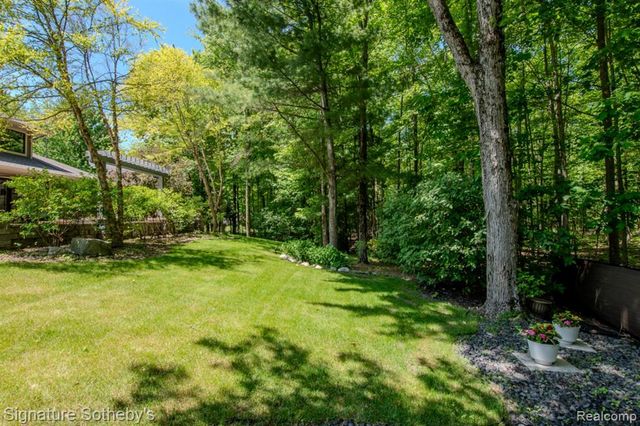 3479 E Shady Ridge Lane, Midland, MI 48642