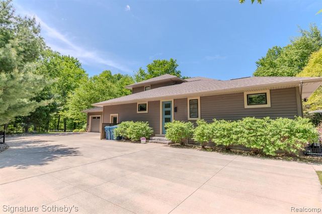 3479 E Shady Ridge Lane, Midland, MI 48642